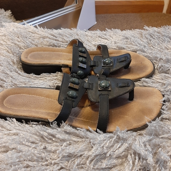 Naturalizer beaded sandals. Used . Size 8 - Picture 7 of 8